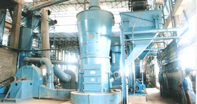 Vertical roller pulverizer mill